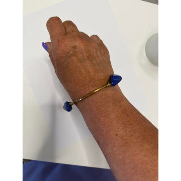 BOURBON & BOWETIES gold tone bracelet bangle faceted blue agate signed jewelry - Picture 4 of 9